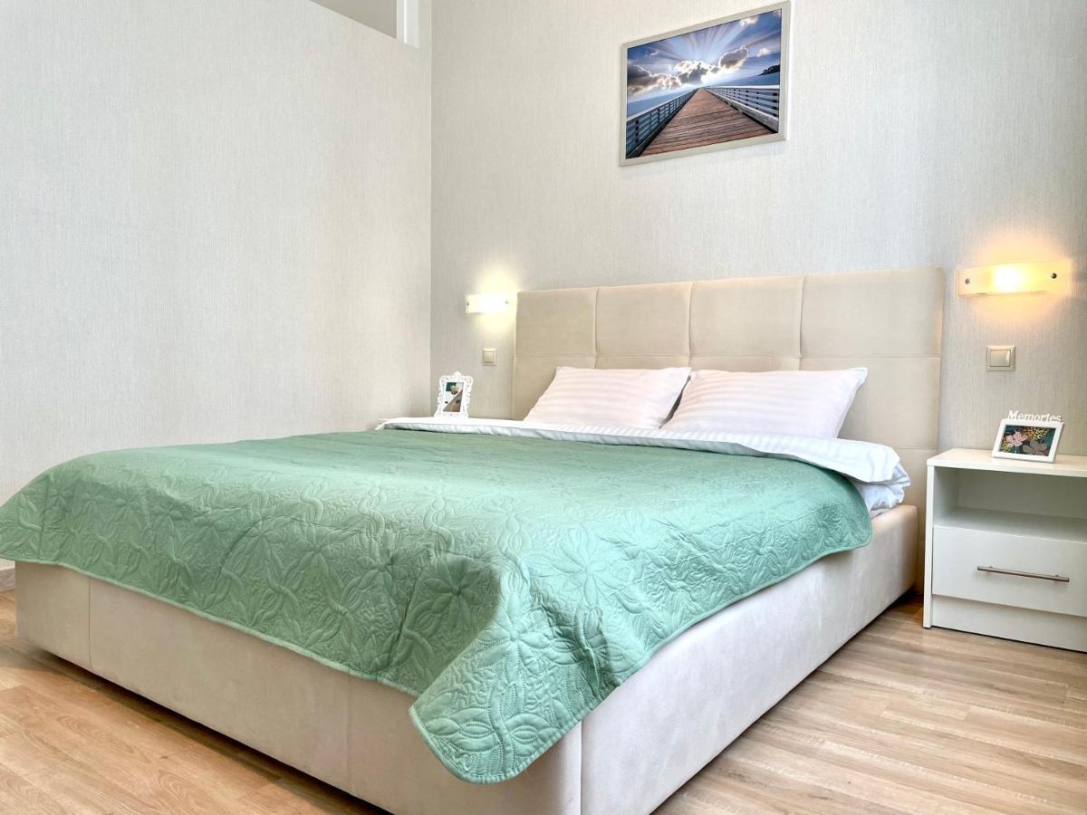 Navit Luxury Apartments With Breakfast Near The Railway Station, The City Center And The Park Kiev Exterior foto