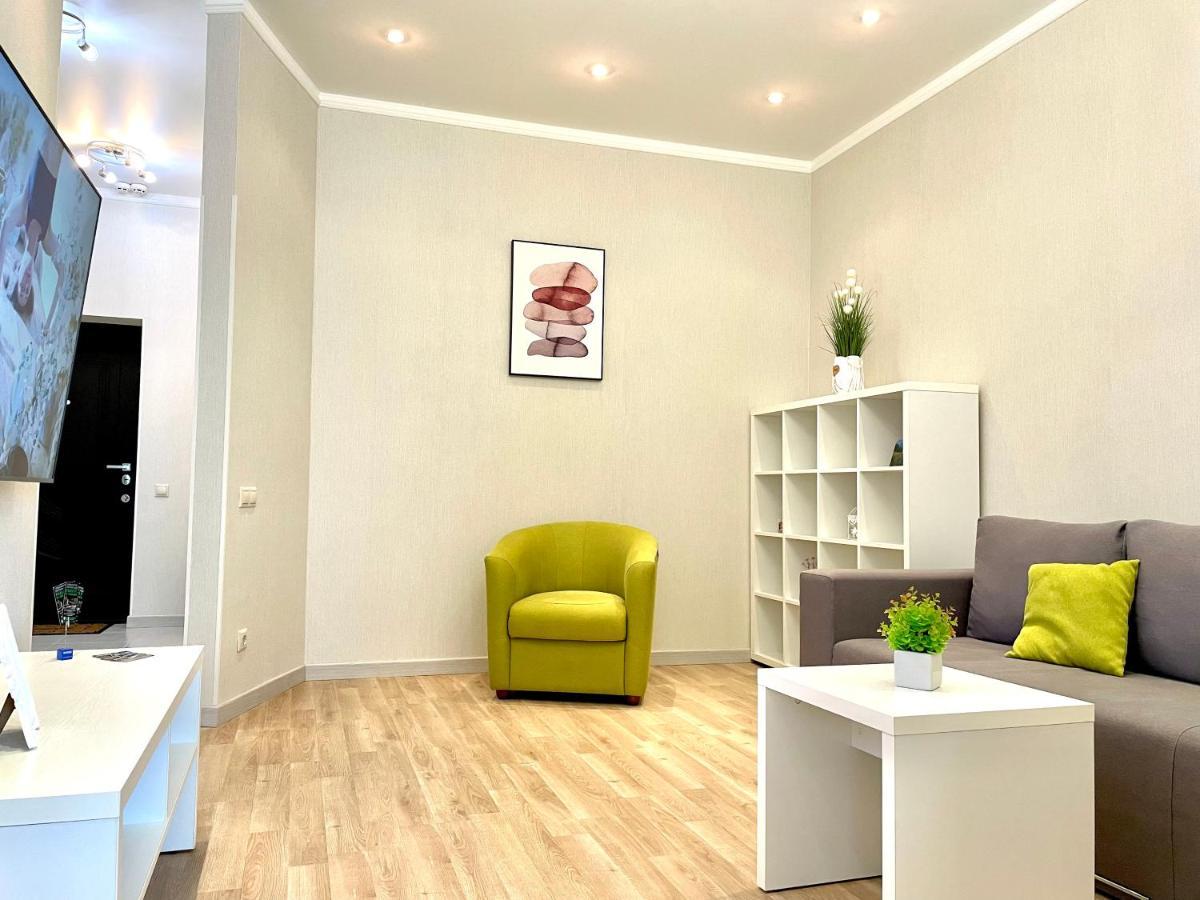 Navit Luxury Apartments With Breakfast Near The Railway Station, The City Center And The Park Kiev Exterior foto