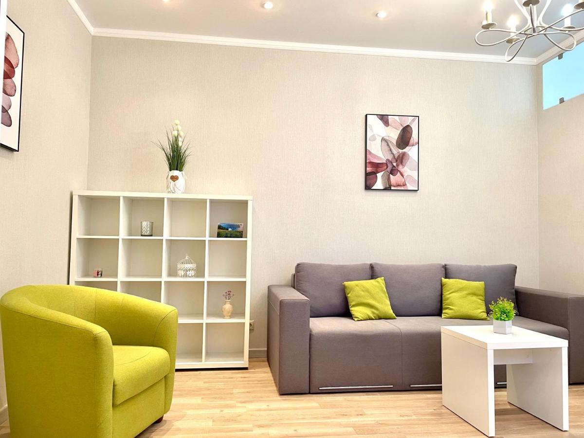 Navit Luxury Apartments With Breakfast Near The Railway Station, The City Center And The Park Kiev Exterior foto