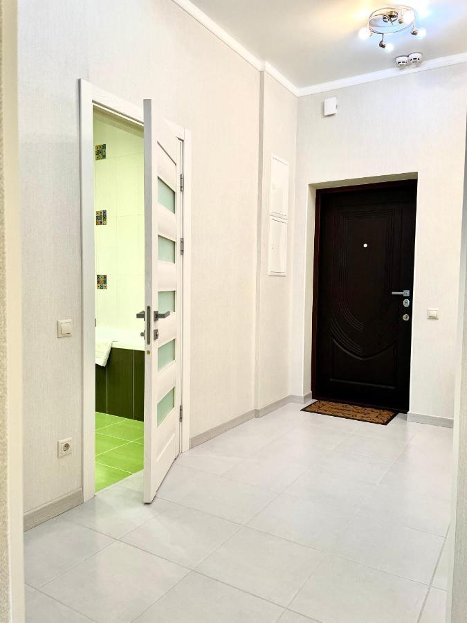 Navit Luxury Apartments With Breakfast Near The Railway Station, The City Center And The Park Kiev Exterior foto