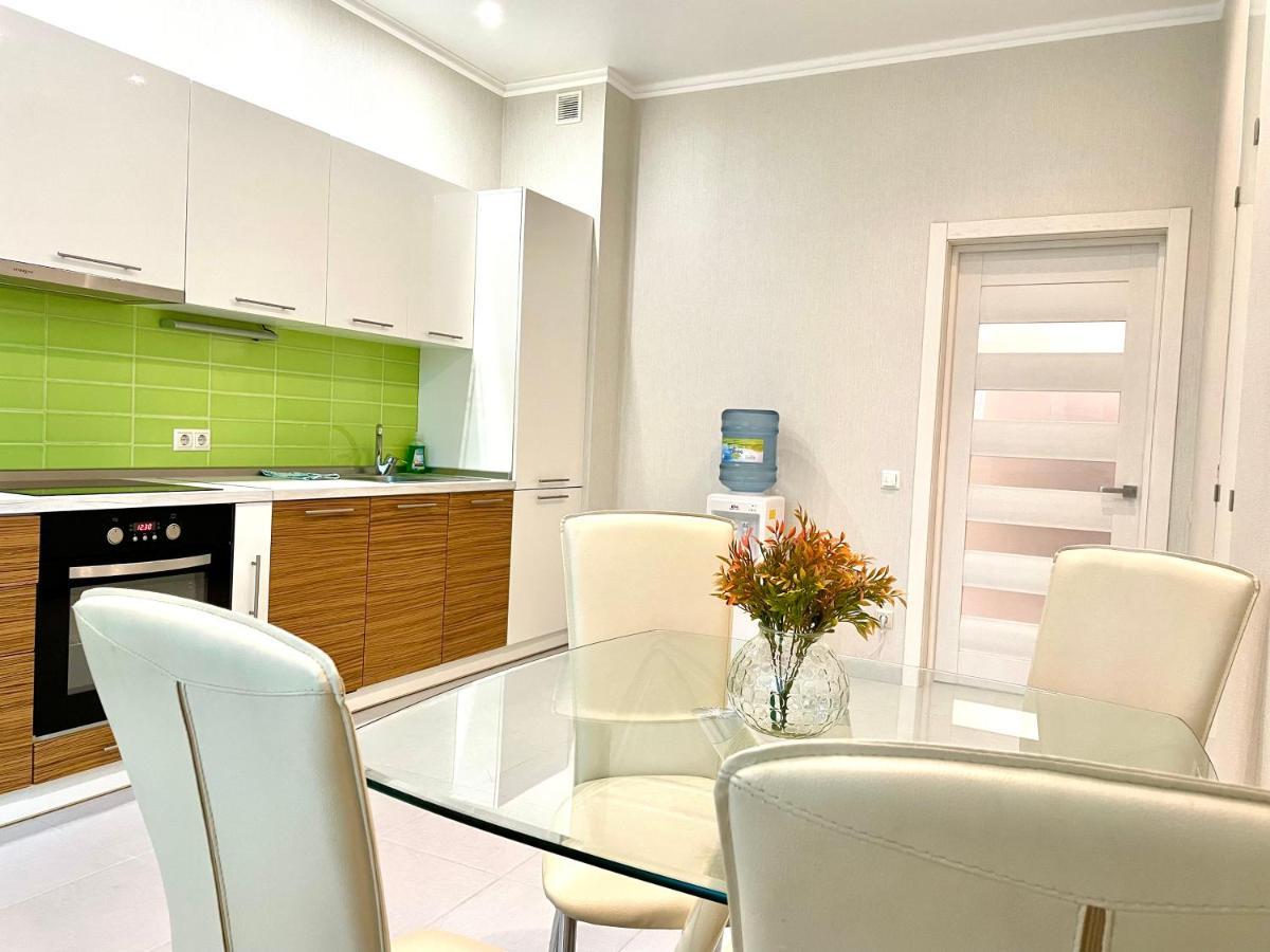 Navit Luxury Apartments With Breakfast Near The Railway Station, The City Center And The Park Kiev Exterior foto