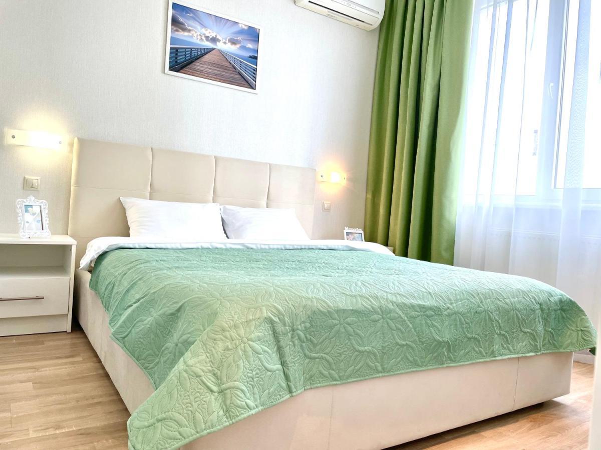 Navit Luxury Apartments With Breakfast Near The Railway Station, The City Center And The Park Kiev Exterior foto