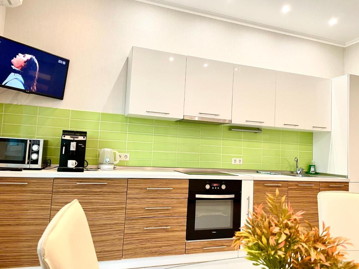 Navit Luxury Apartments With Breakfast Near The Railway Station, The City Center And The Park Kiev Exterior foto